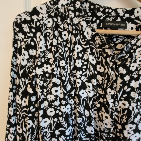 Pretty black and white blouse - Picture 2 of 6